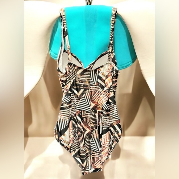 Pursuit Stylish One Piece Swimsuit - Black size 12 - Picture 2 of 6